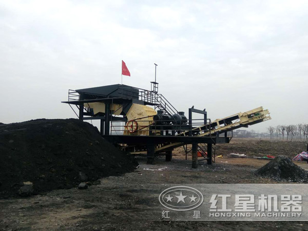 移動錘式破碎機(jī) 移動錘式破碎機(jī)